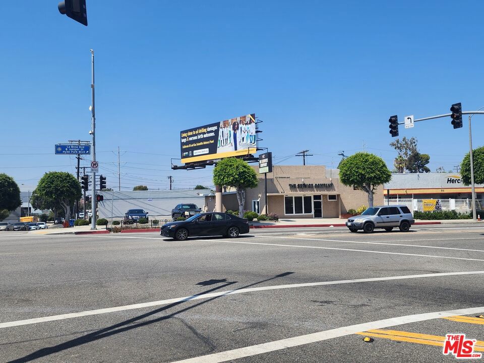 707 N La Brea Avenue Property Photo 50