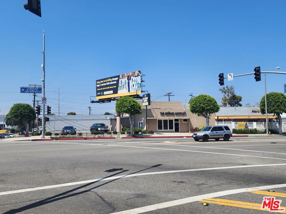 707 N La Brea Avenue Property Photo 51