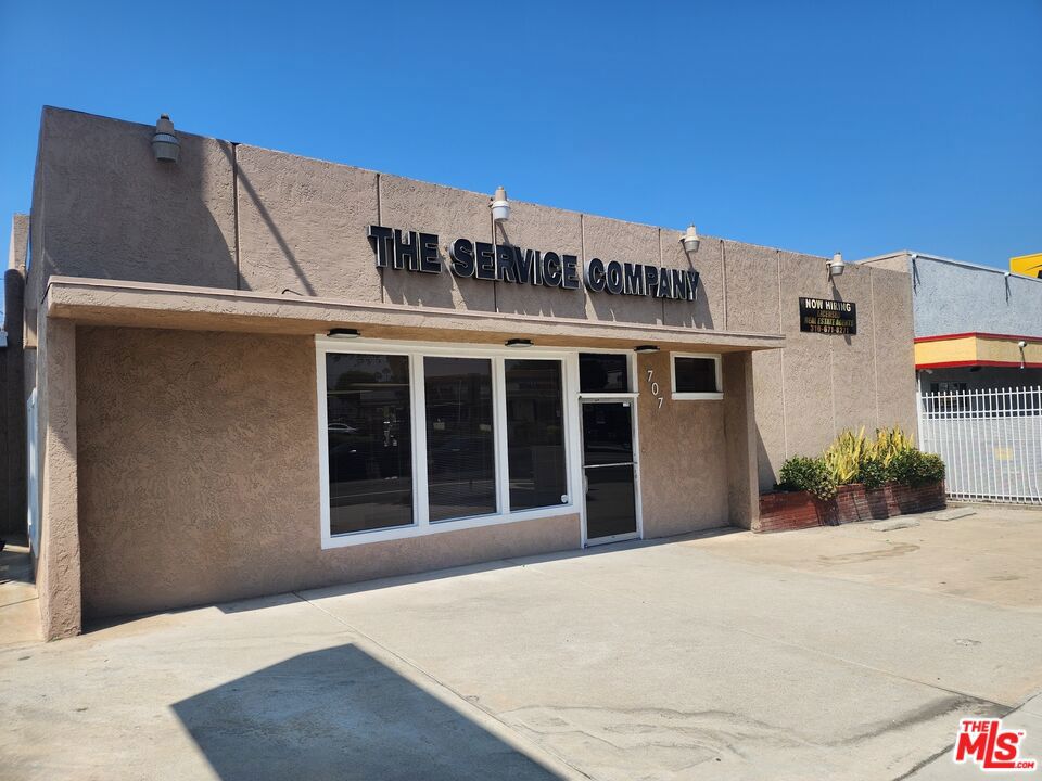 707 N La Brea Avenue Property Photo 52