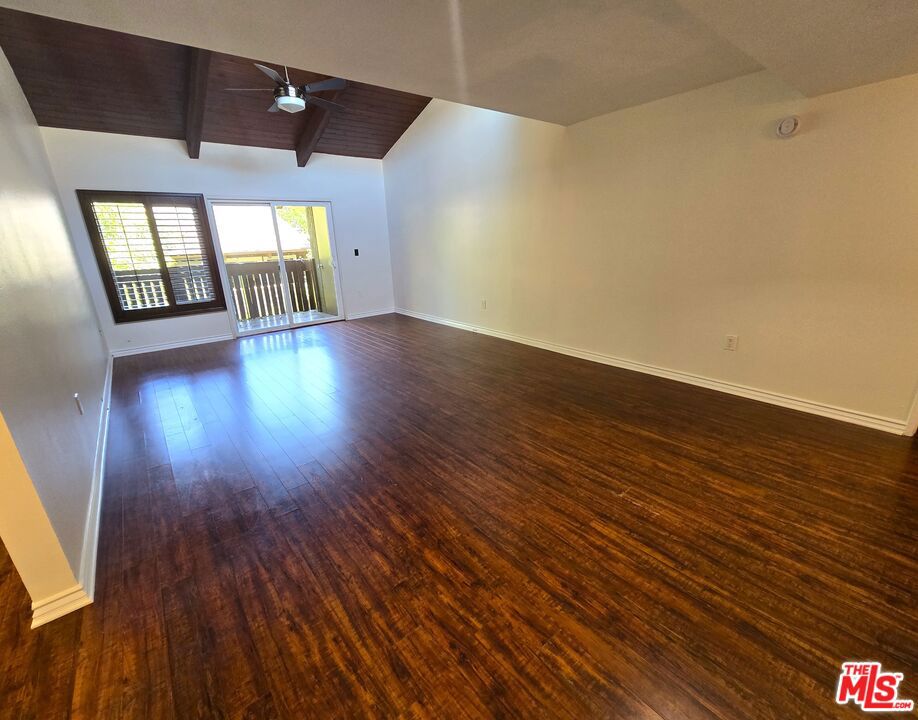 18350 Hatteras Street 248 Property Photo 4
