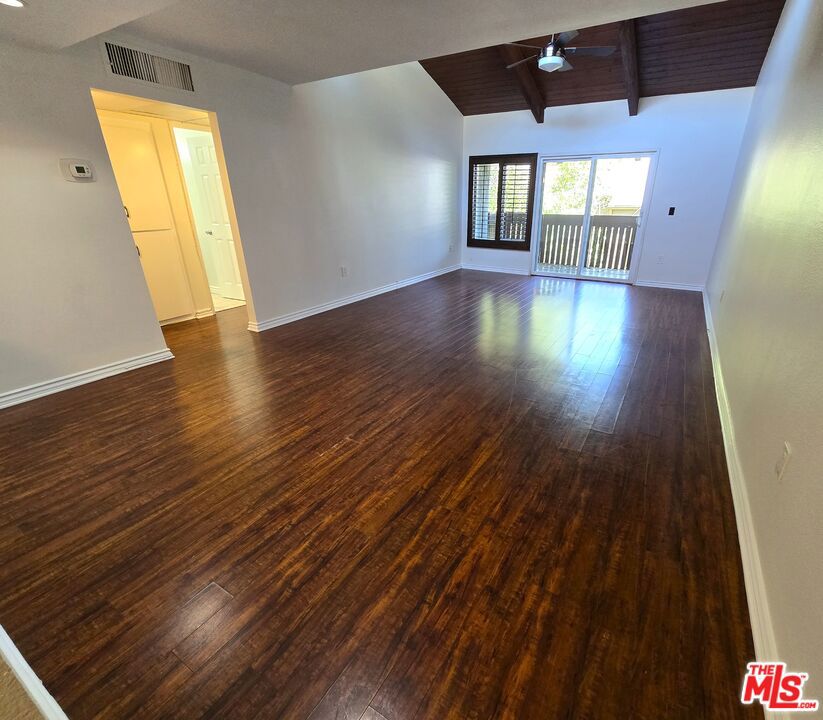 18350 Hatteras Street 248 Property Photo 5