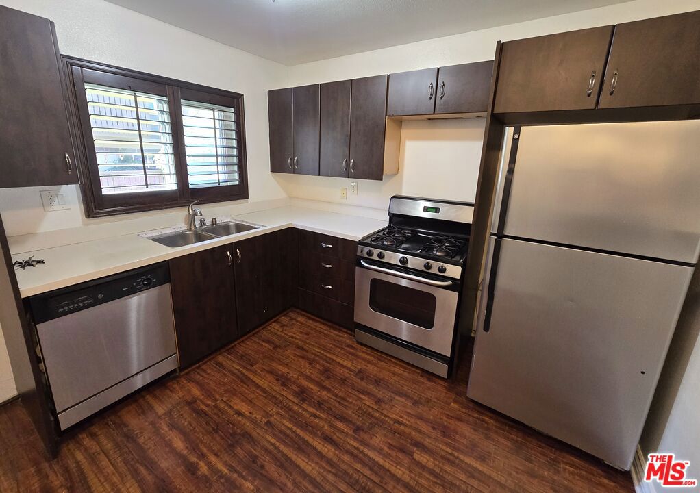 18350 Hatteras Street 248 Property Photo 6