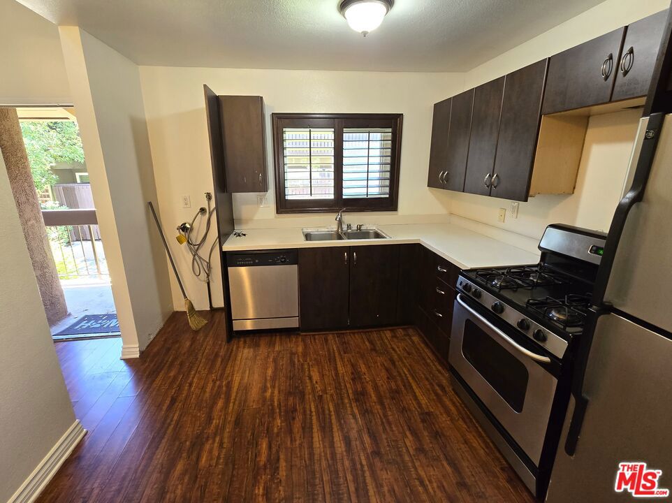 18350 Hatteras Street 248 Property Photo 7