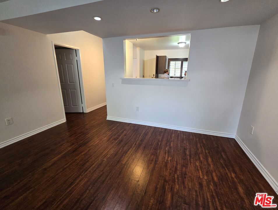 18350 Hatteras Street 248 Property Photo 16