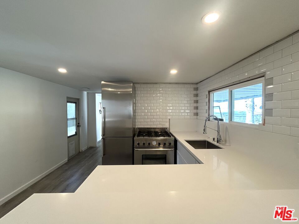 16321 Pacific Coast Highway 41 Property Photo 3