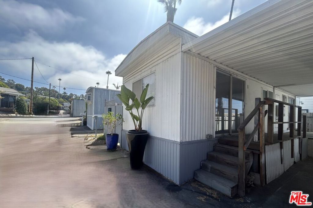 16321 Pacific Coast Highway 41 Property Photo 17