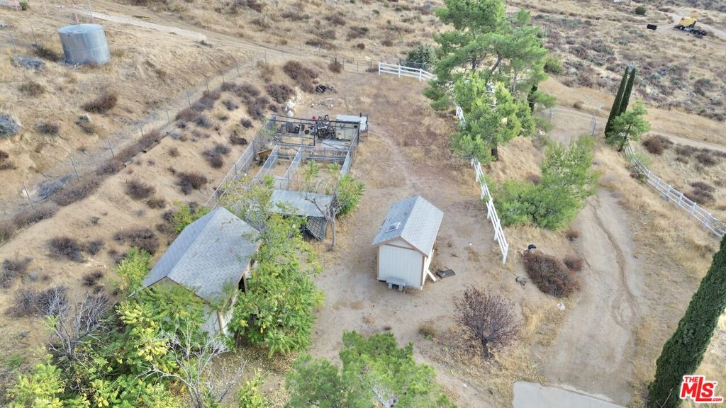 24442251 Property Photo 33