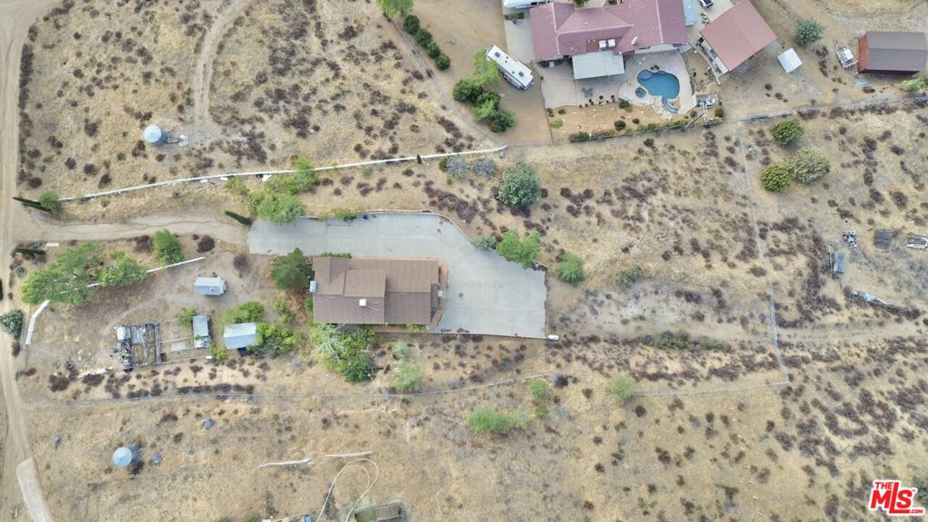 24442251 Property Photo 36