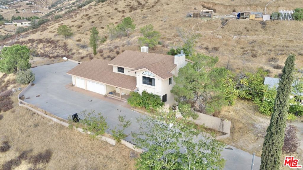 24442251 Property Photo 37