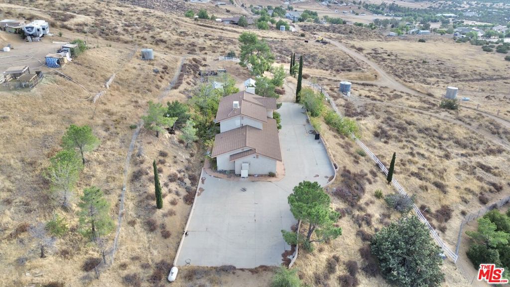 24442251 Property Photo 44