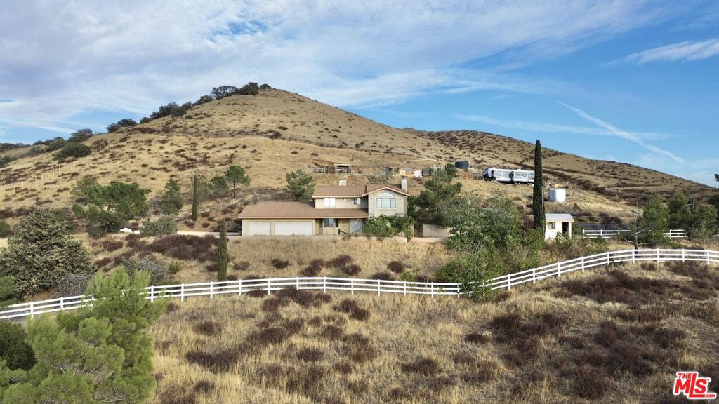 24442251 Property Photo 45