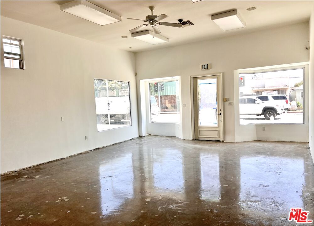 2801 S Robertson Boulevard Property Photo 2