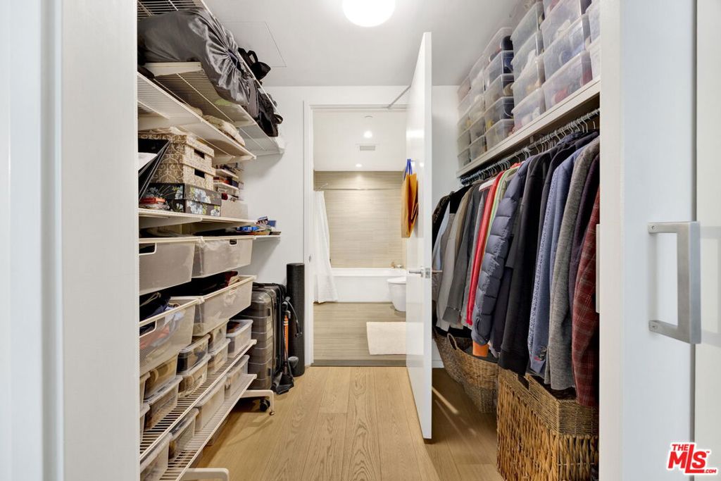 877 Francisco Street 1112 Property Photo 12