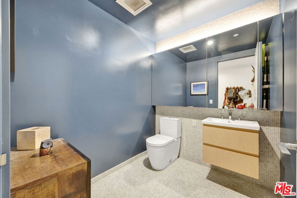 877 Francisco Street 1112 Property Photo 20