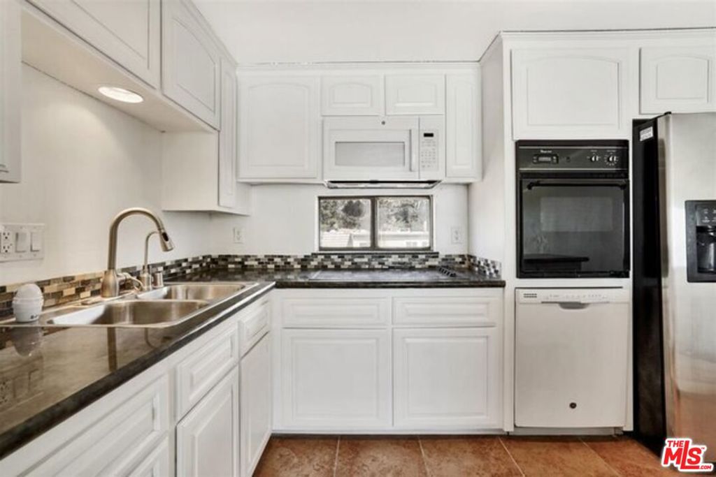 11770 Pacific Coast Highway D Property Photo 15