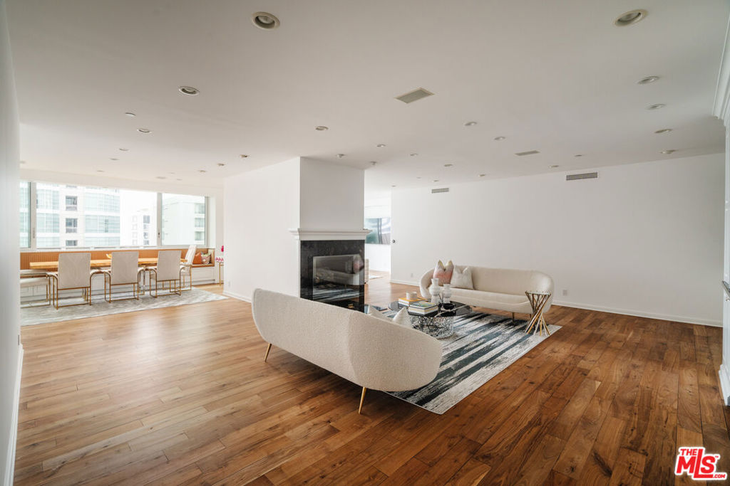 10375 Wilshire Boulevard 11h Property Photo 9