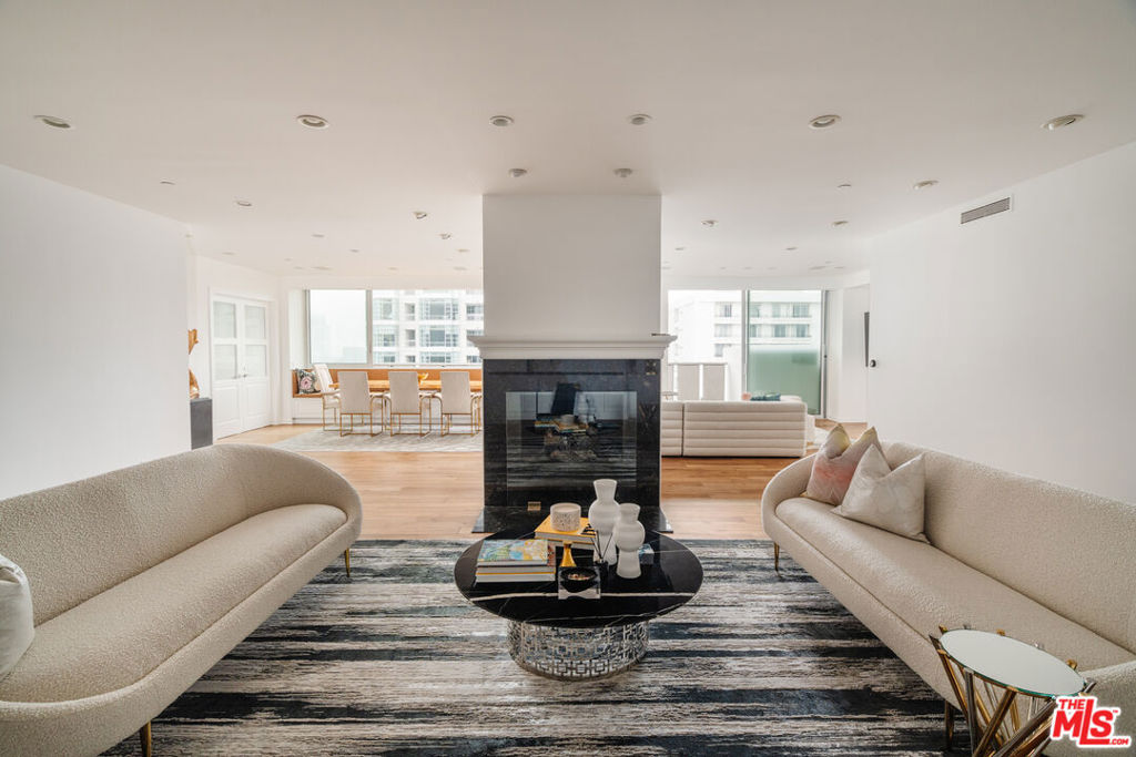 10375 Wilshire Boulevard 11h Property Photo 8