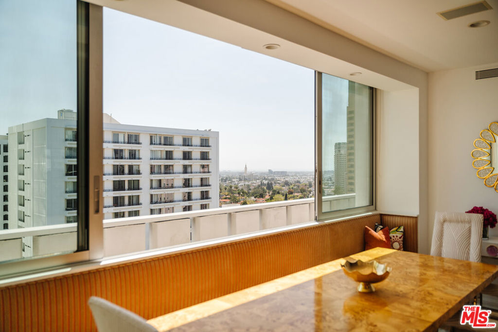 10375 Wilshire Boulevard 11h Property Photo 12