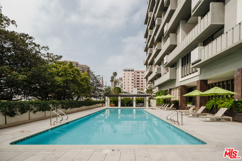 10375 Wilshire Boulevard 11h Property Photo 25