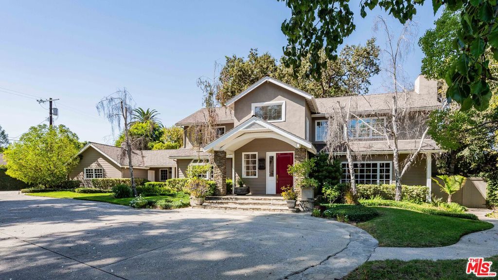 5255 Amestoy Avenue Property Photo 7