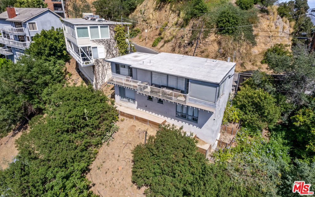 8714 Hollywood Boulevard Property Photo 2