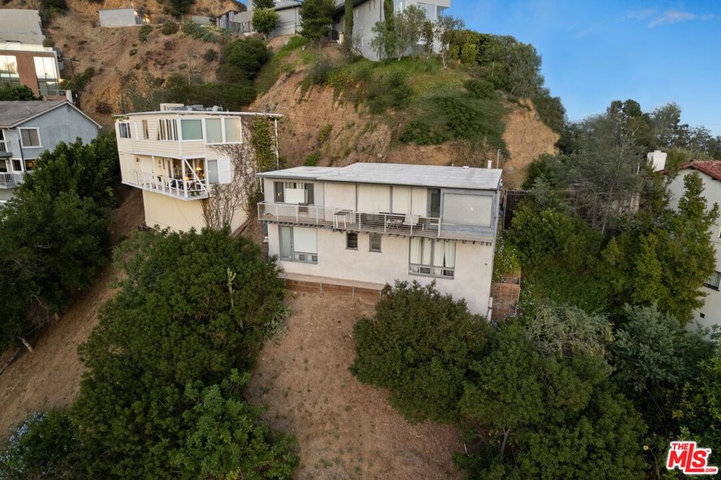 8714 Hollywood Boulevard Property Photo 7