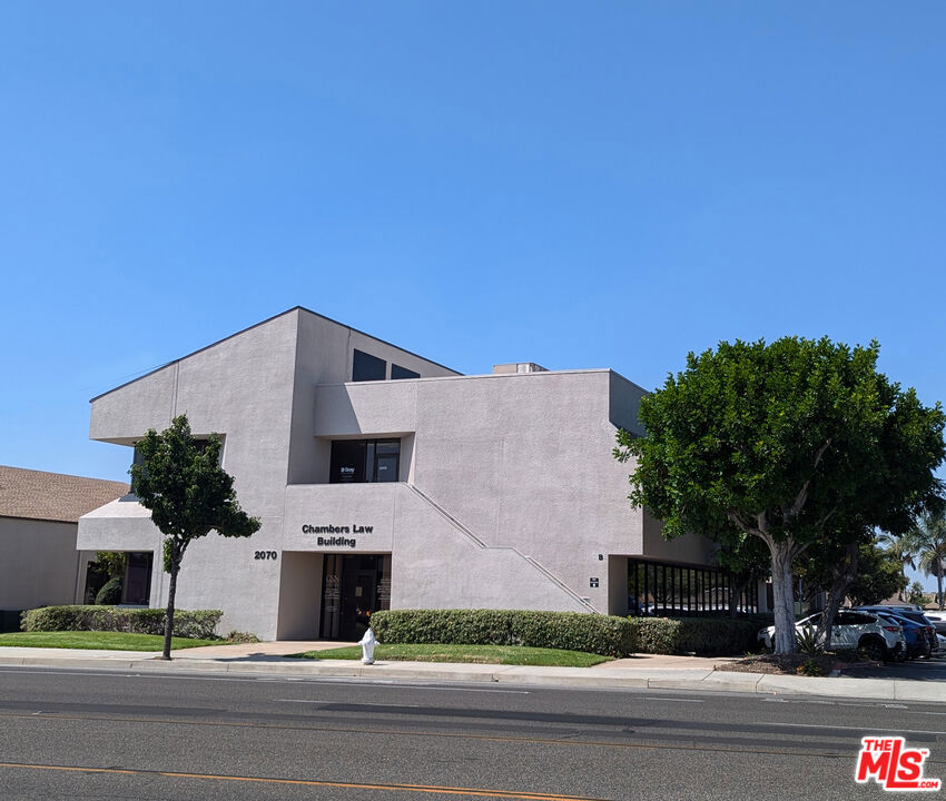 2070 N Tustin Avenue Property Photo 1