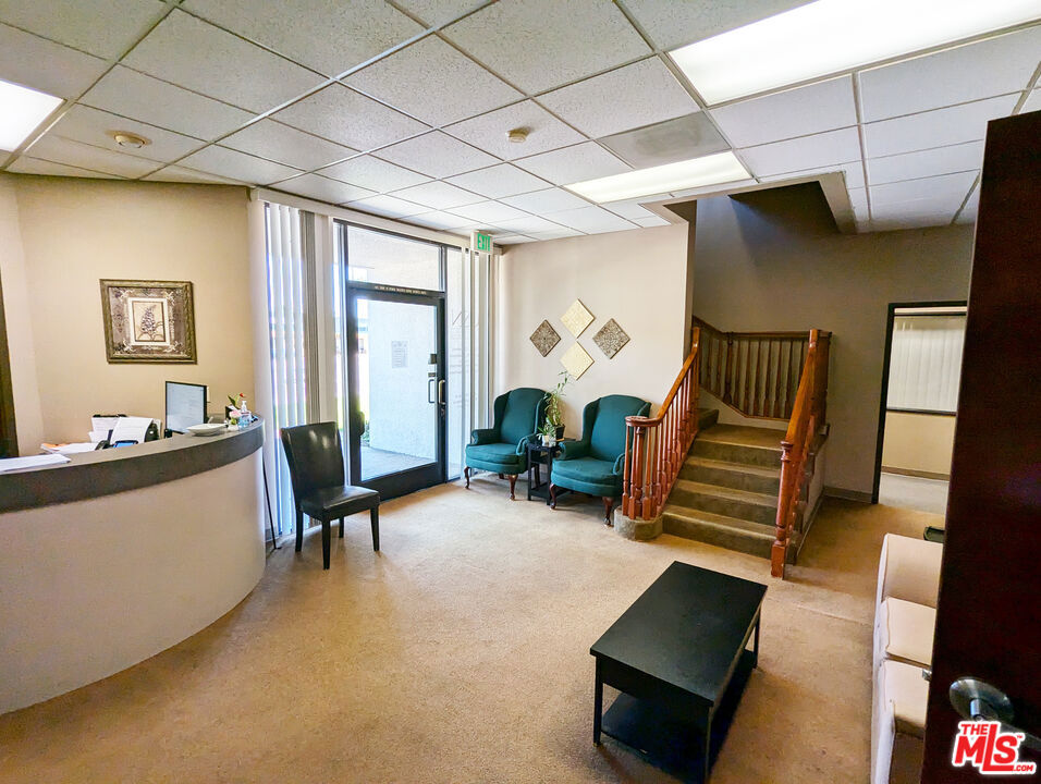 2070 N Tustin Avenue Property Photo 4
