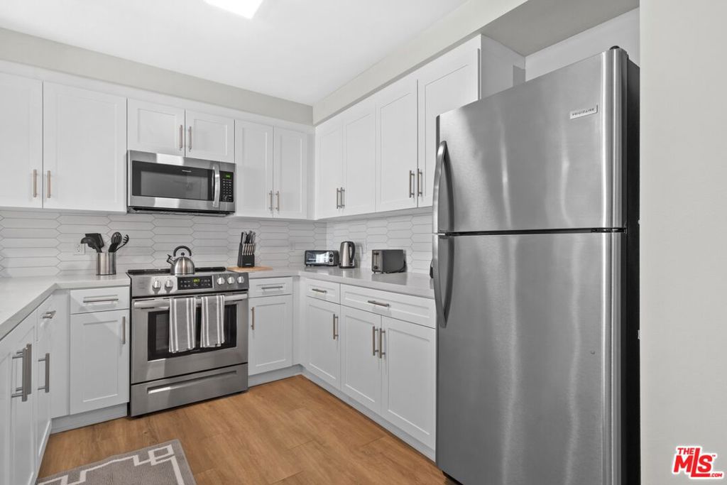 2847 Leeward Avenue 202 Property Photo 5