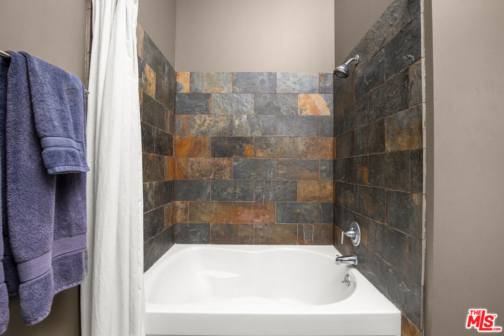 420 S San Pedro Street 308 Property Photo 23