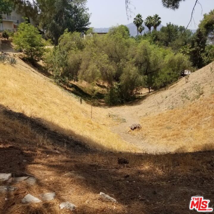 2500 Yorkshire Drive Property Photo 5