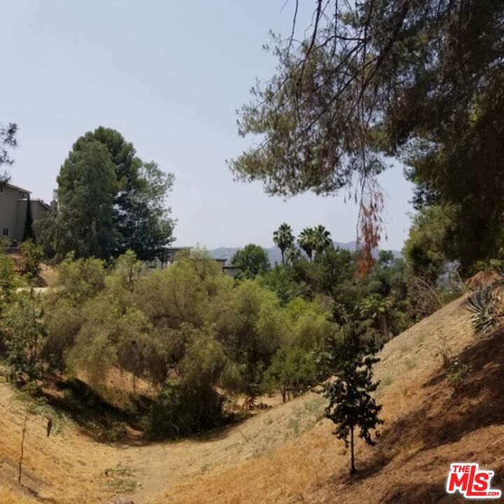 2500 Yorkshire Drive Property Photo 6