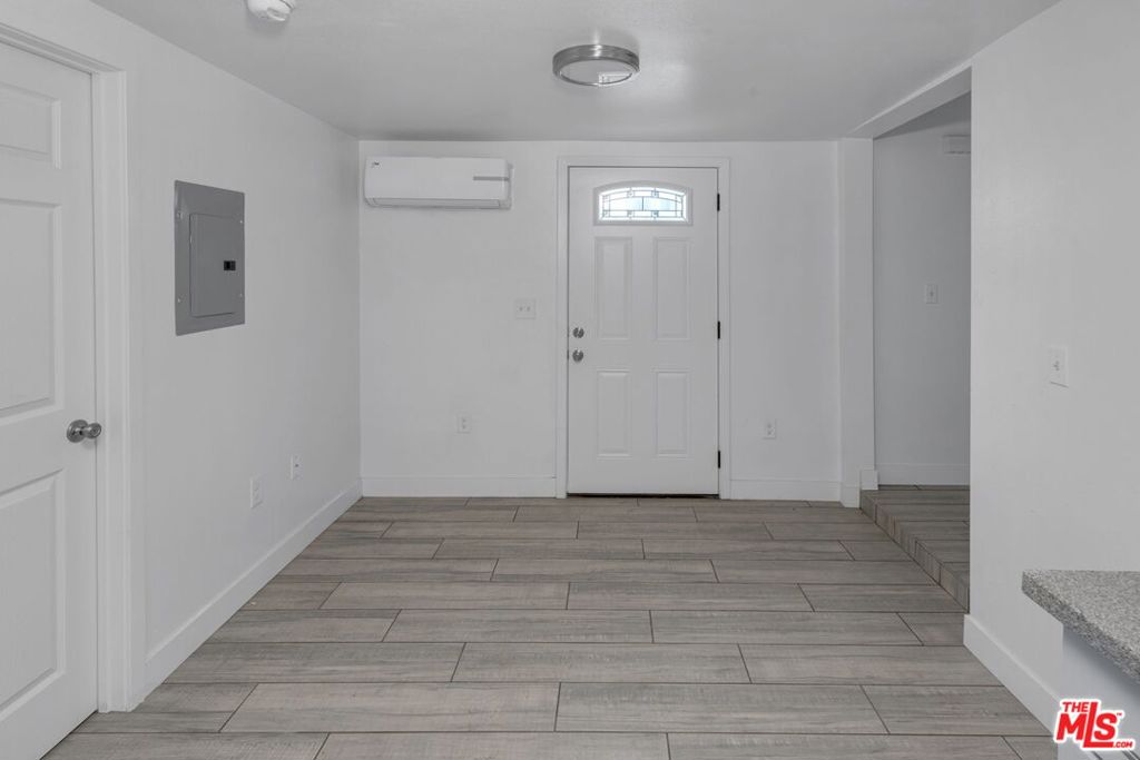 817 W 101st Street Property Photo 29