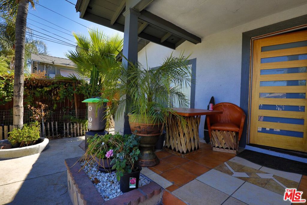 11146 Burton Street Property Photo 8