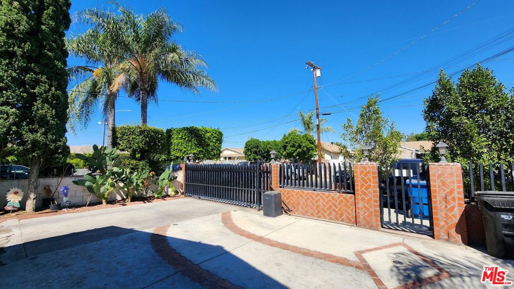 11146 Burton Street Property Photo 17