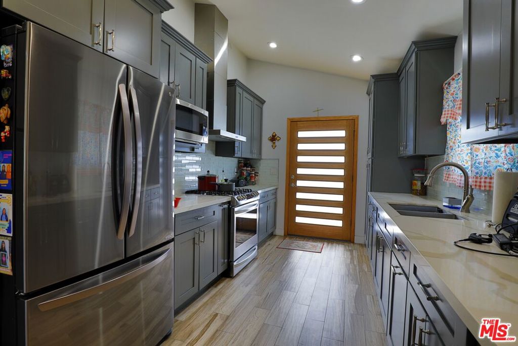 11146 Burton Street Property Photo 26