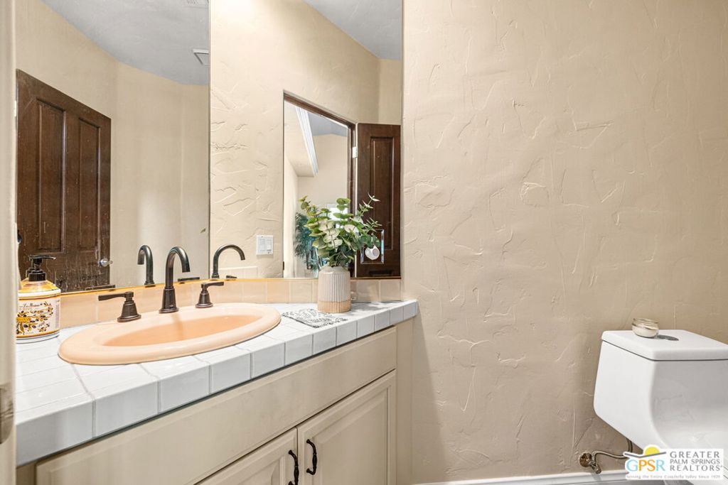 40560 Glenwood Lane Property Photo 43