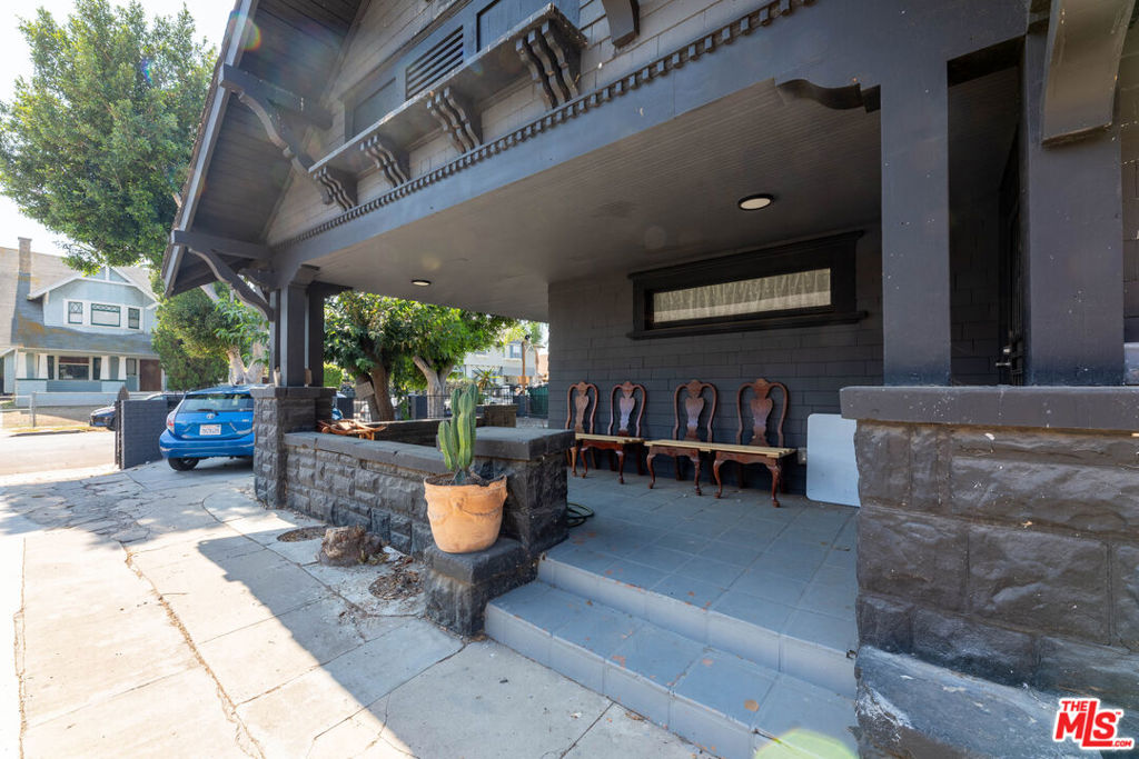 3201 W 18th Street Property Photo 6