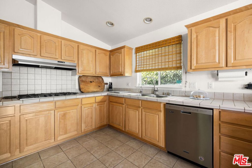 1130 Mohawk Property Photo 12