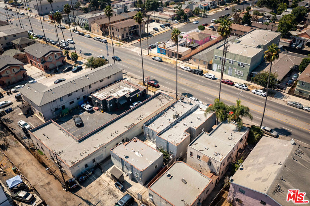 10908 S Figueroa Street Property Photo 9