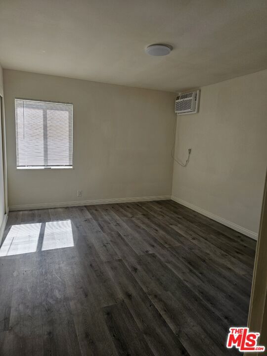 914 S Gramercy Drive Property Photo 3