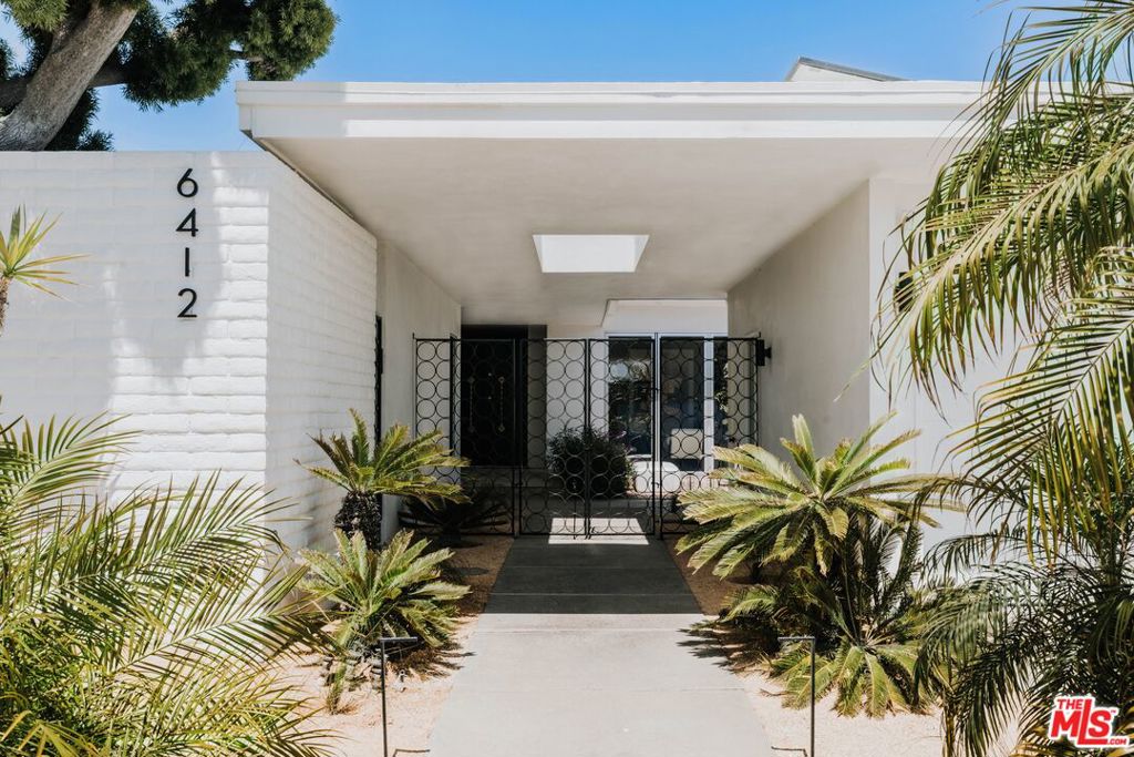 6412 S Holt Avenue Property Photo 3