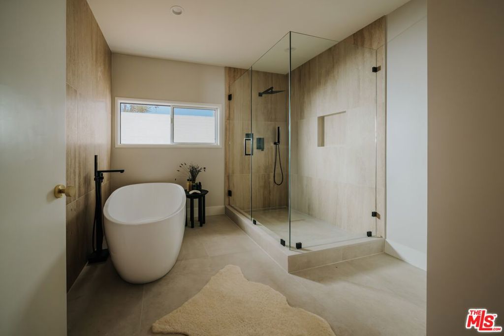 6412 S Holt Avenue Property Photo 16