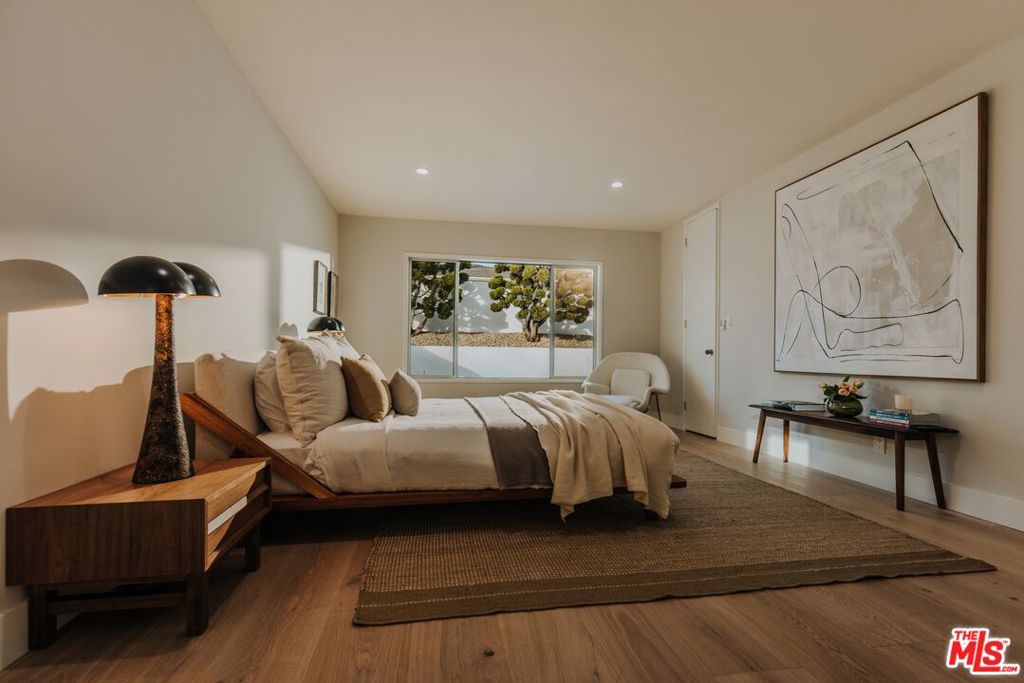 6412 S Holt Avenue Property Photo 18