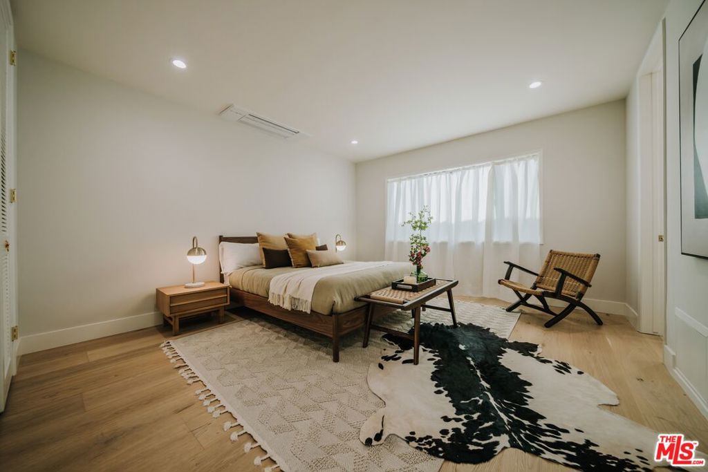 6412 S Holt Avenue Property Photo 20