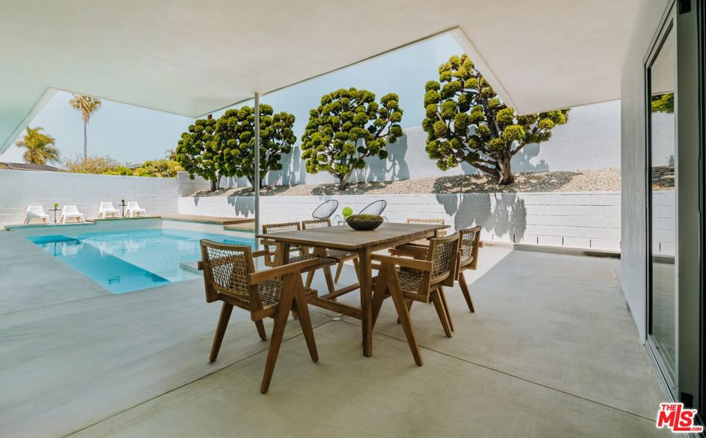 6412 S Holt Avenue Property Photo 23