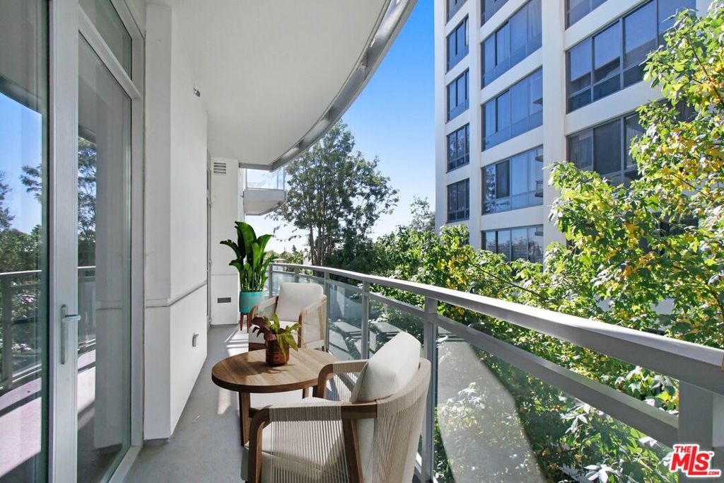10700 Wilshire Boulevard 208 Property Photo 8