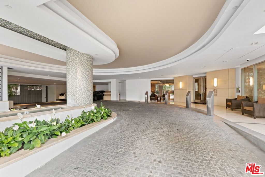 10700 Wilshire Boulevard 208 Property Photo 12