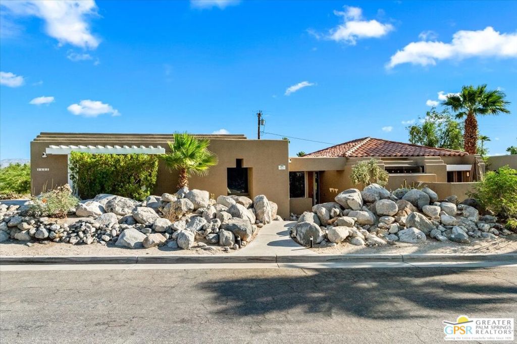 2622 N Girasol Avenue Property Photo 2