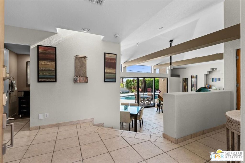 2622 N Girasol Avenue Property Photo 4